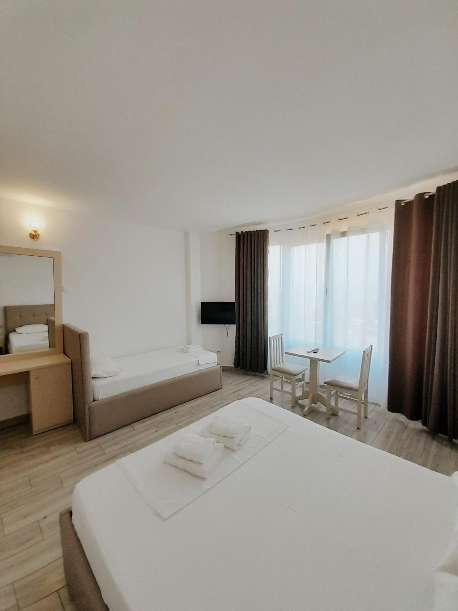 Hotel Restaurant Univers 3*